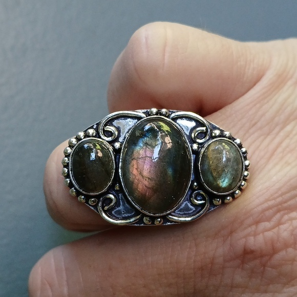 New Labradorite 925 Silver Ring. - Picture 12 of 15